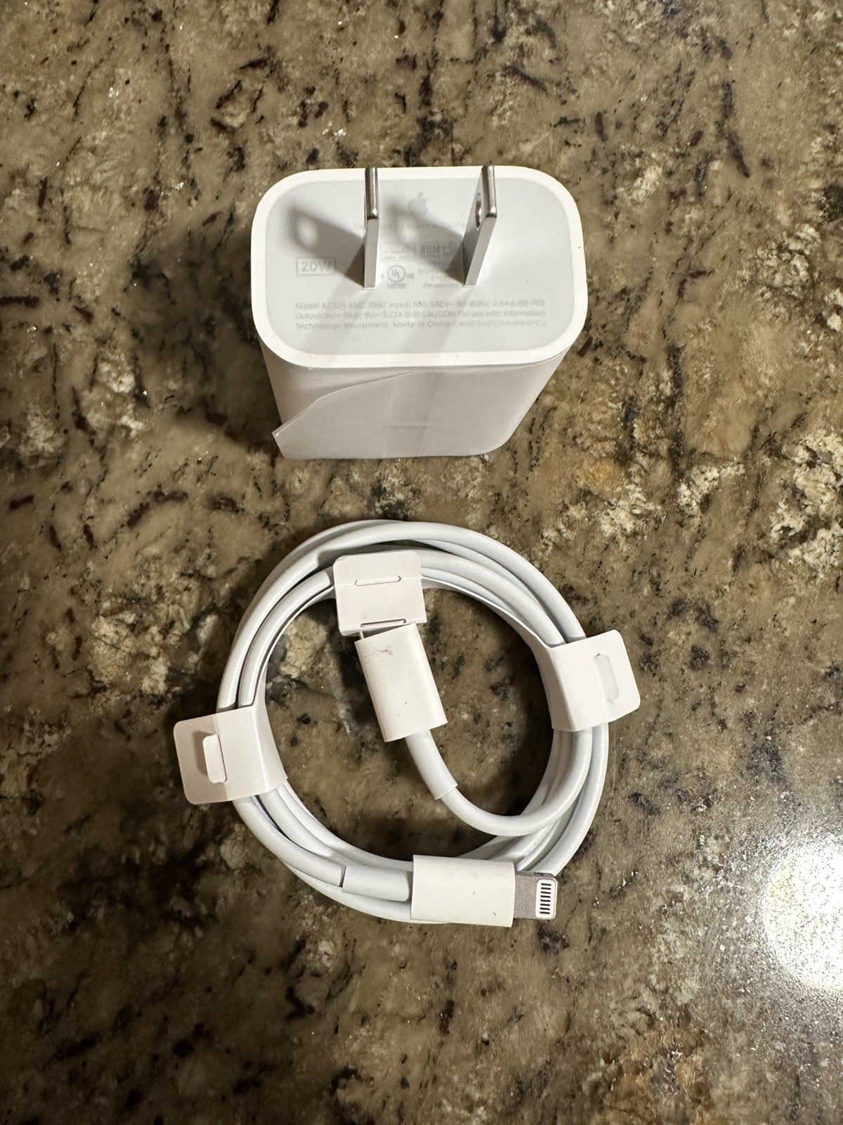 Brand New 20W Genuine OEM Apple iPhone Fast Charger & USB-C To Lightning 3ft