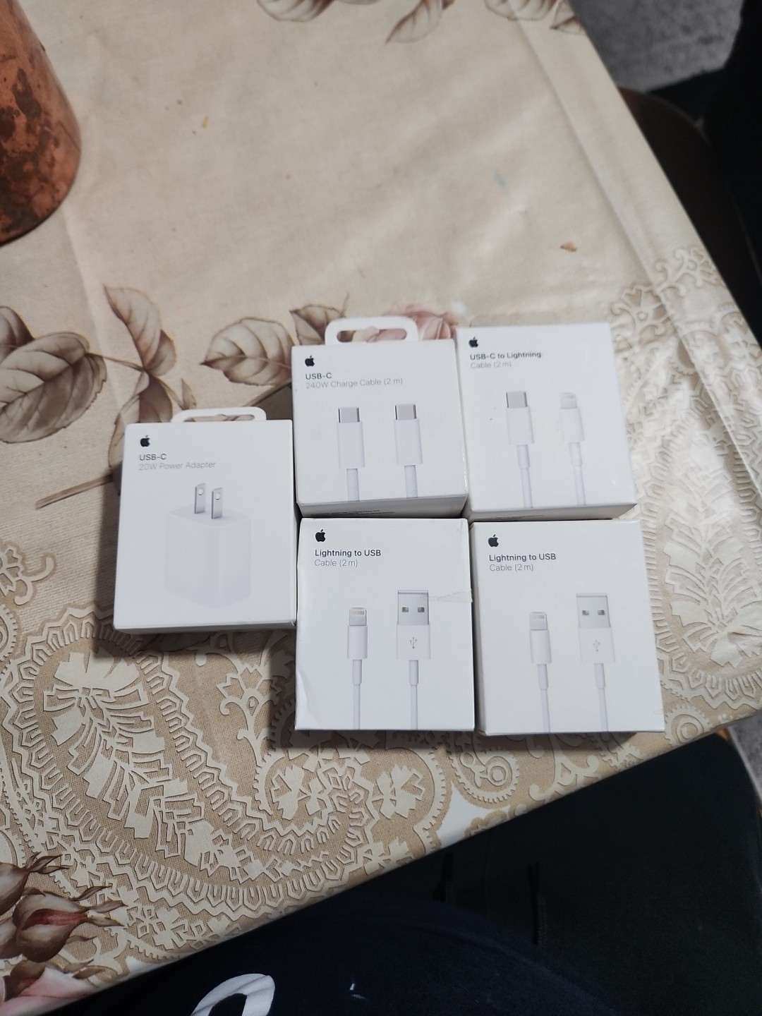 Bundle: Apple 2m Lightning to USB,USB-C,USB-C Lightning,USB-C 20W Power Adapter