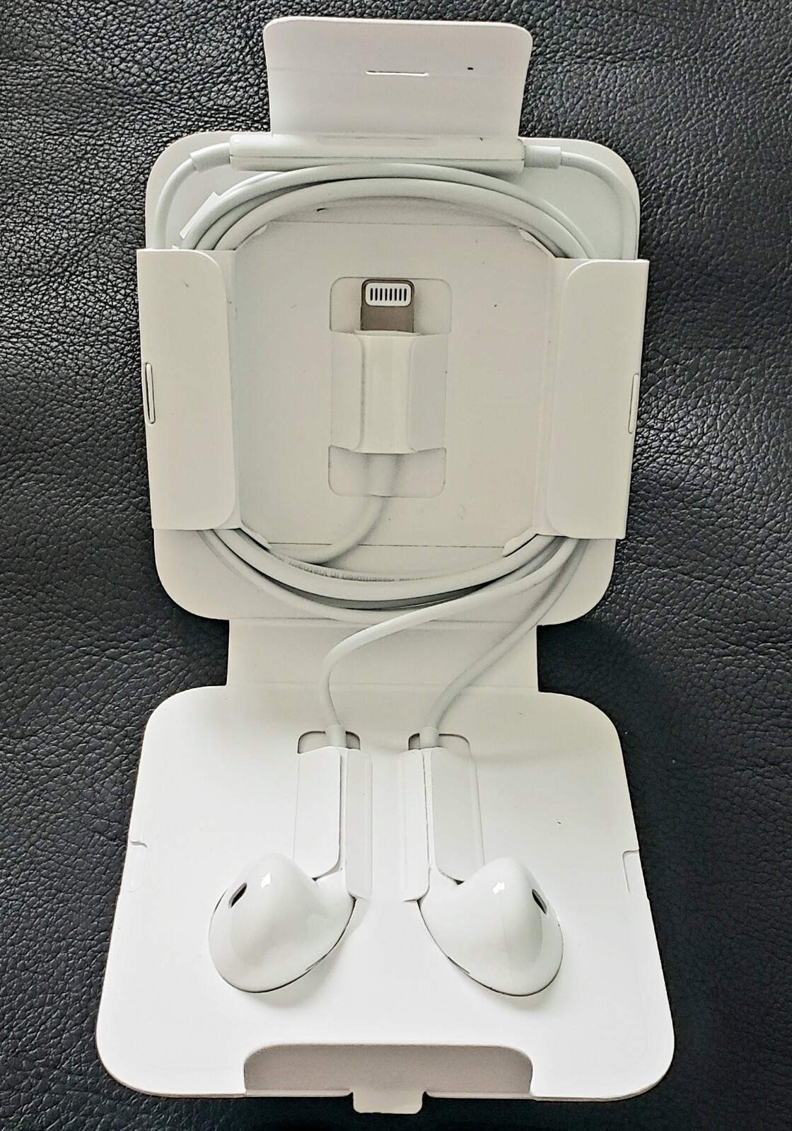 OEM Apple EarPods with Lightning Connector In Ear Canal Headset – White