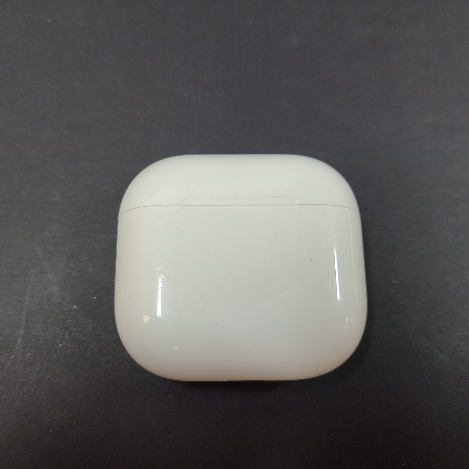 Apple AirPods 4th Generation Charging Case MagSafe Genuine OEM Apple – A3058
