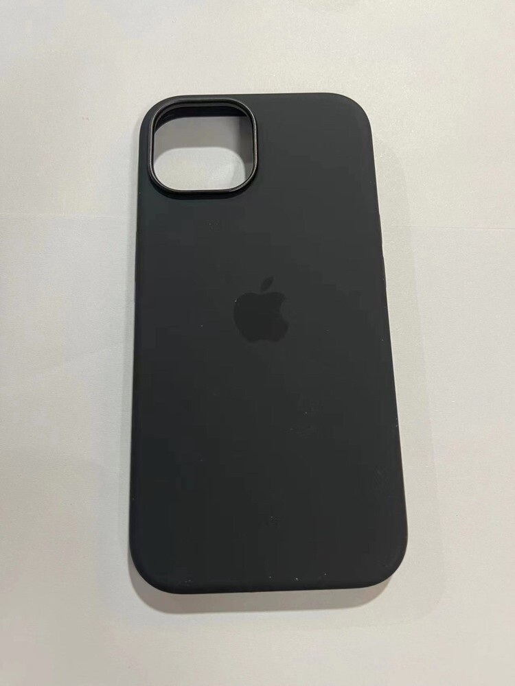 iPhone Silicone Case with MagSafe for iPhone 15 Pro