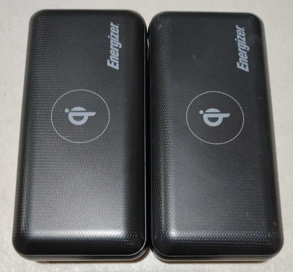 2x Energizer – Ultimate Lithium 20,000 mAh 20W USB-C 4-Port Power Bank QE20010PQ
