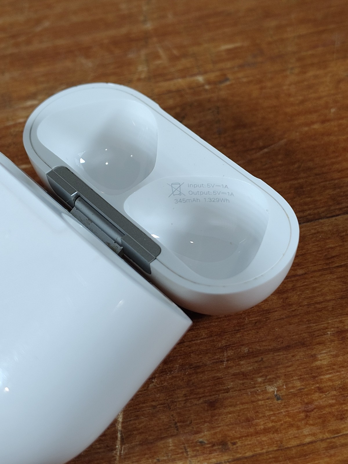 Apple AirPods 4th Generation Charging Case MagSafe Genuine OEM Apple – A3058
