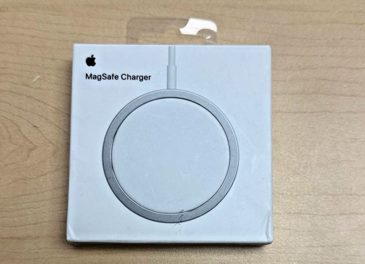 Apple MagSafe Wireless Charger Type C w/Fast Charging for iPhone (MHXH3AM/A)