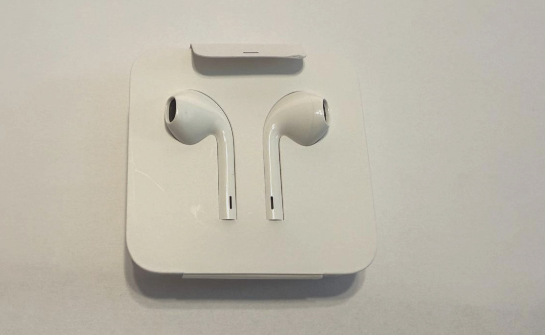 Apple EarPods Lightning Connector In Ear Canal A1748 MWTY3AM/A – OEM – New
