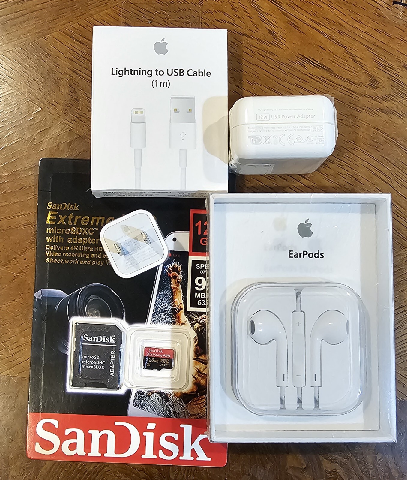 iPhone Accessories Pacakge Value Bundle Cable 2x Charger Earpods Sd Card
