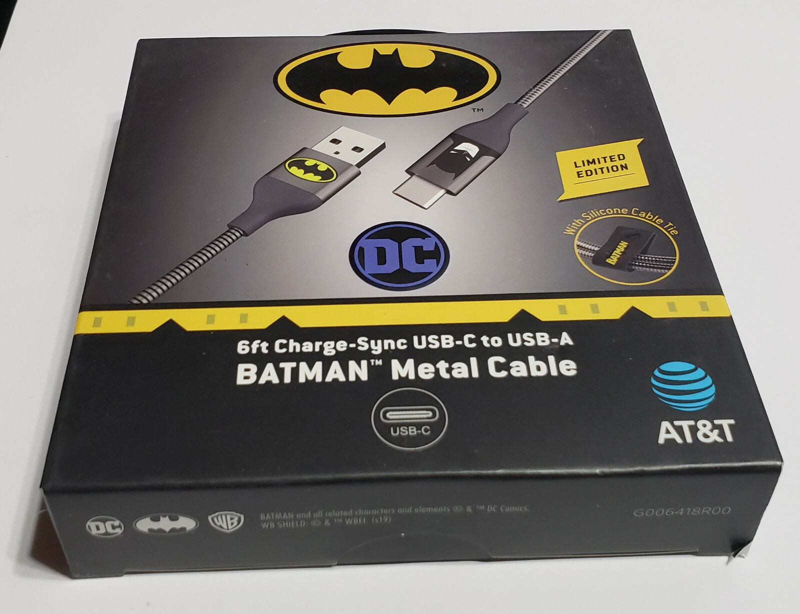BRAND NEW DC Comics Batman 6ft Metal Type-C USB-C to USB-A Charge Sync Cable