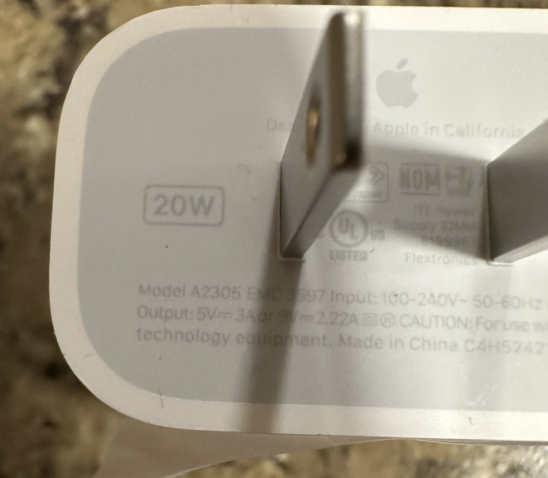 Brand New 20W Genuine OEM Apple iPhone Fast Charger & USB-C To Lightning 3ft
