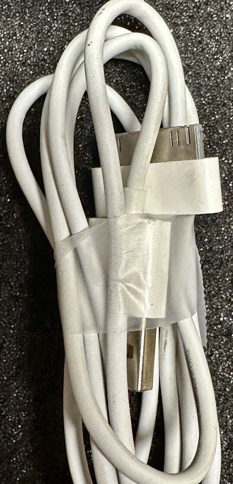 Apple 30-Pin To USB Charge Sync Cable 1 M for Apple iPhone 3G 4 4s Authentic