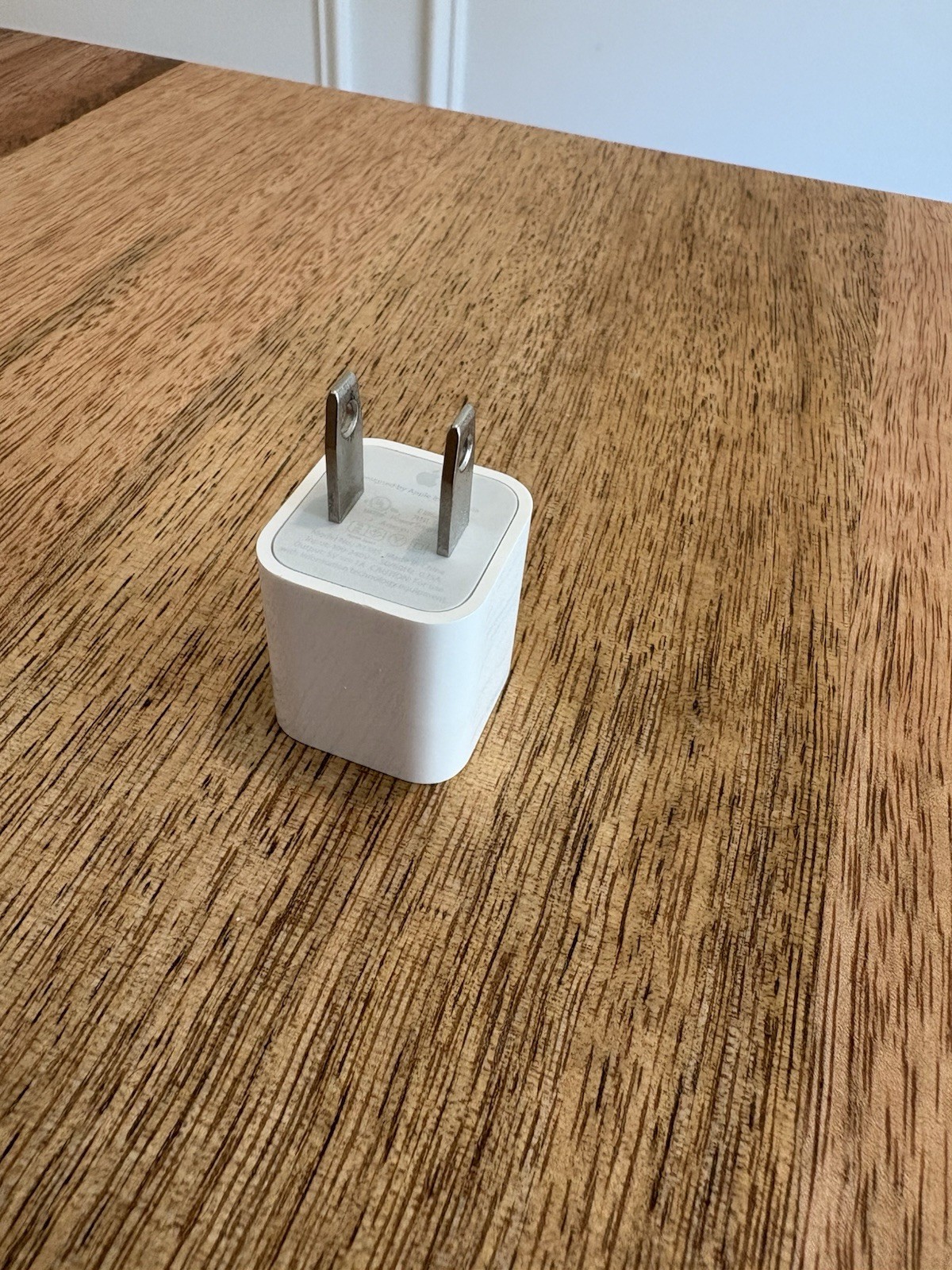 OEM Apple A1385 5W 1.0A USB Wall Charger Power Adapter – White