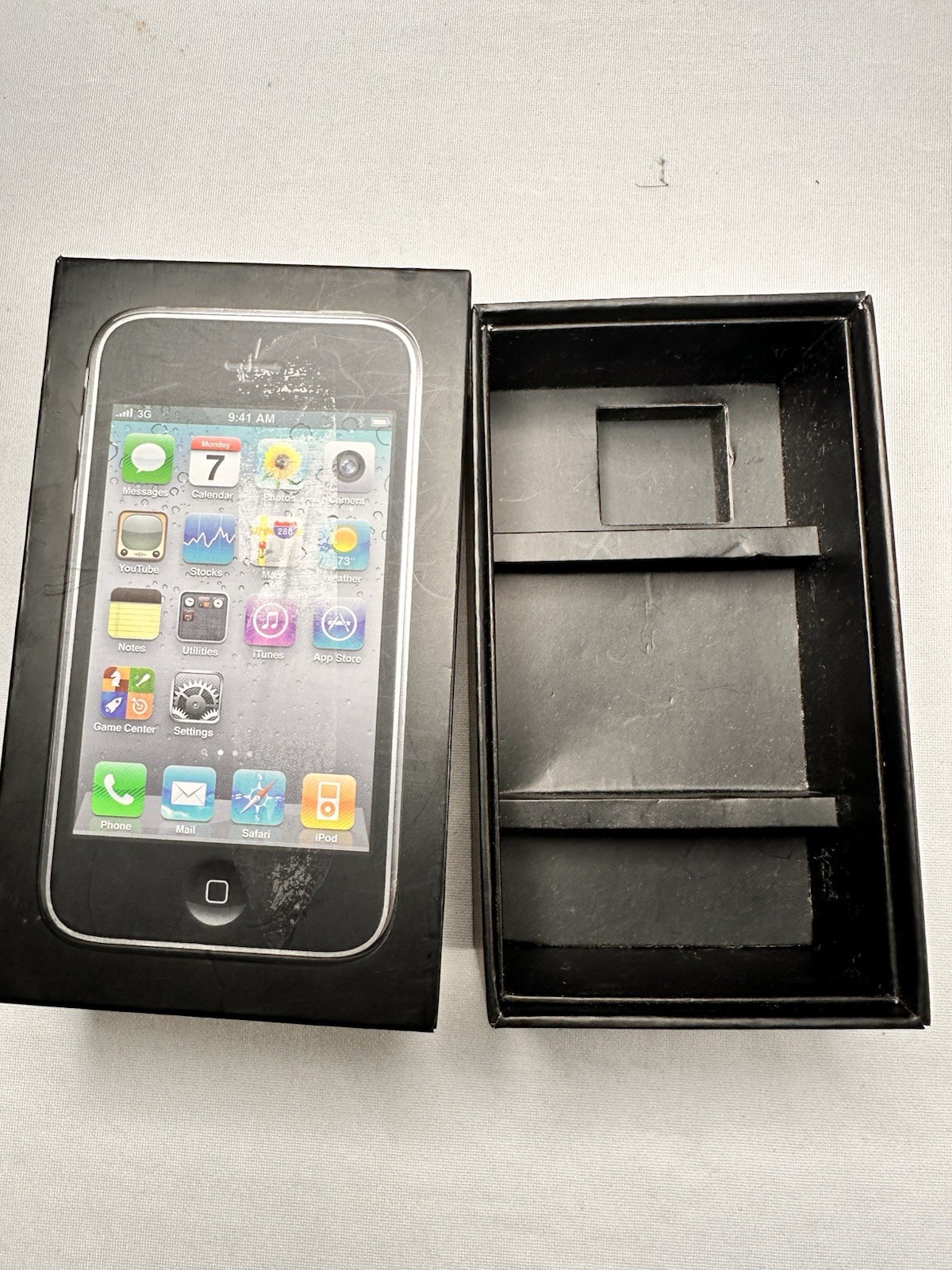 Apple Iphone 3G S 8GB Black BOX ONLY No Manual