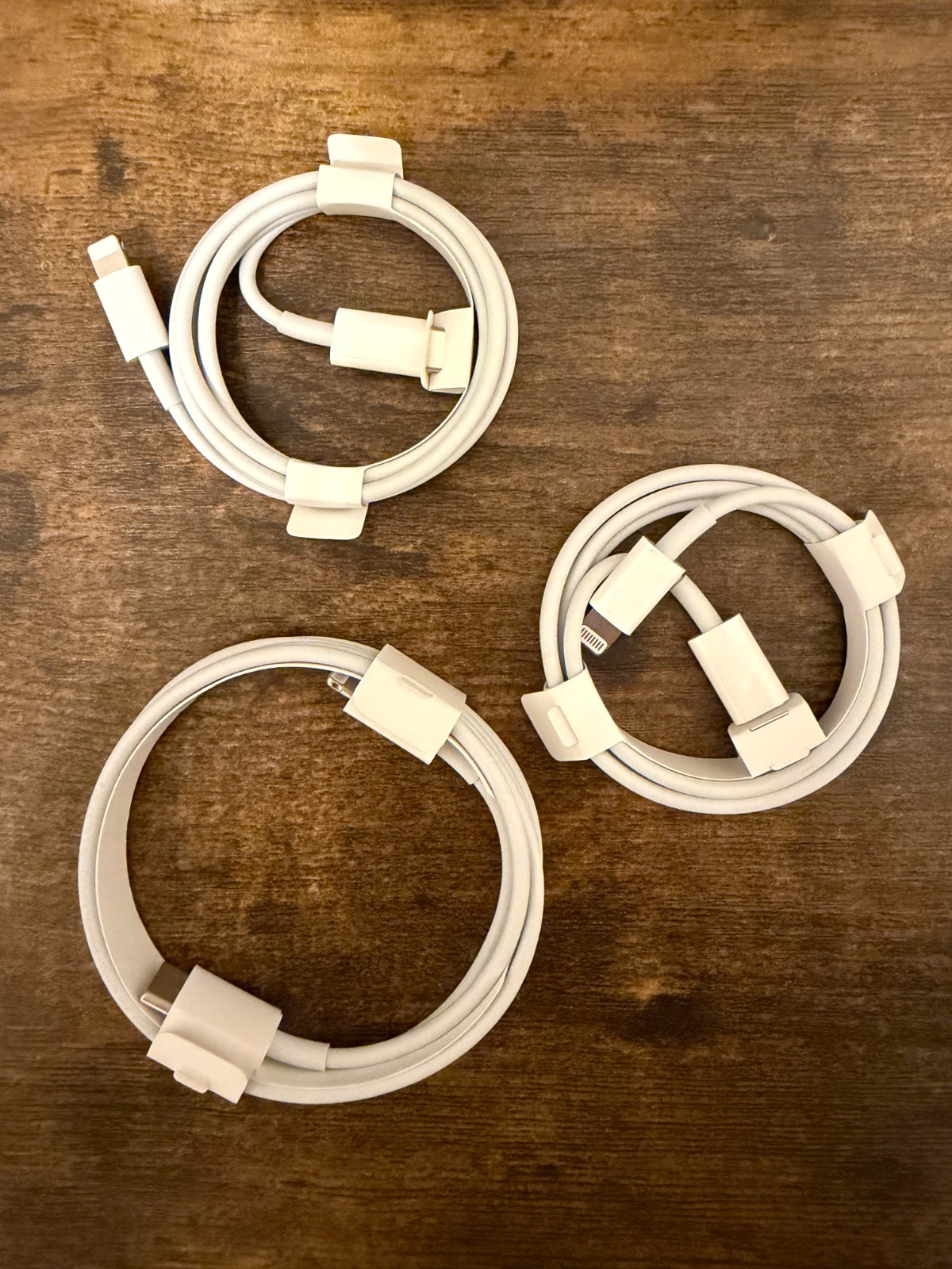 3 Apple USB-C to Lightning Cables