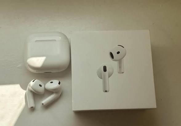 AirPod 4 with USB-C Charging Case 4th generation White (ANC) Sealed